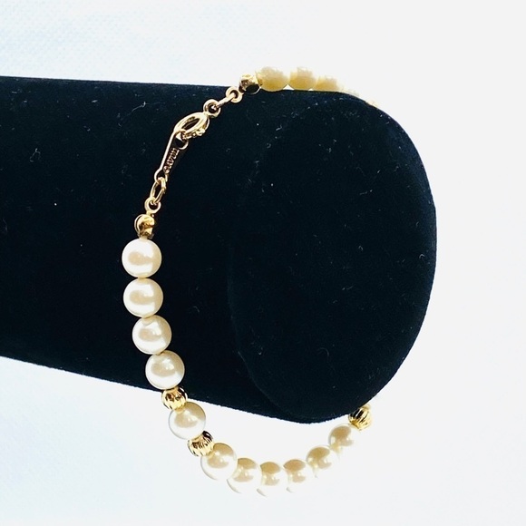 AVON Bracelet Vintage Jewelry Faux Pearls 7.5” - Picture 1 of 4